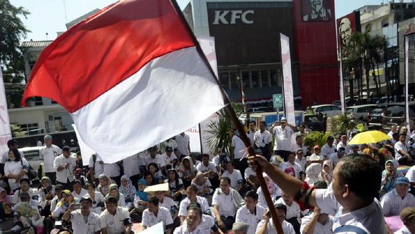 Ratusan Pegawai PD Pasar Jaya Gelar Unjuk Rasa