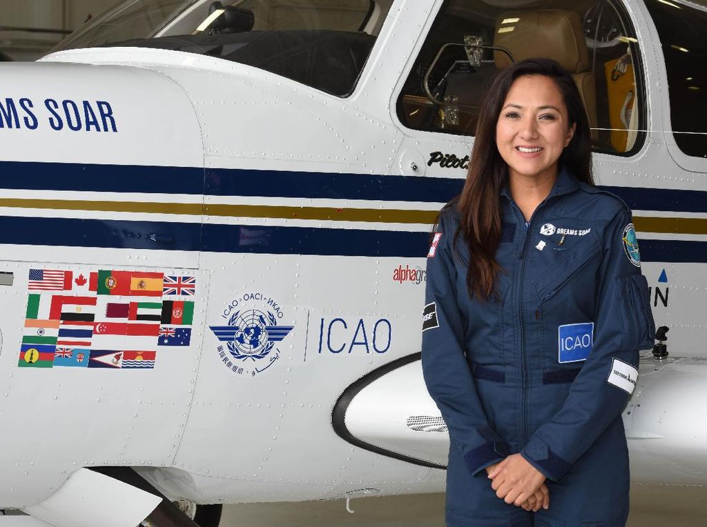 Foto: Shaesta Waiz, Si Pilot Cantik Afghanistan Foto: Shaesta Waiz, Si Pilot Cantik Afghanistan