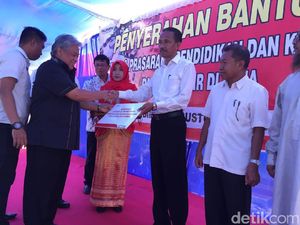 Pertamina Serahkan Bantuan Rp 1,49 Miliar untuk Korban Banjir Bima