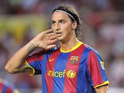 Demi merekrut Zlatan Ibrahimovic, Barca memberi dari Inter Milan uang transfer plus Etoo. Tapi Hubungan tak harmonis dengan Pep Guardiola membuat Ibra cuma semusim di Camp Nou. Ia dilepas ke AC Milan tahun 2010. (Foto: Denis Doyle/Getty Images)