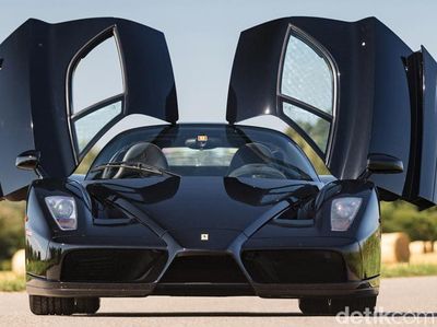 Sexy Black, Ferrari Enzo Hitam yang Langka