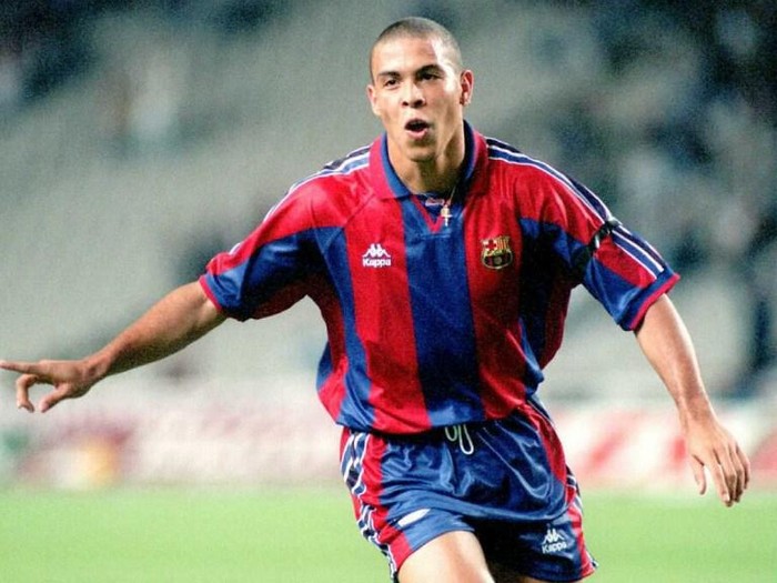 Barcelona's Brazilian striker Ronaldo celebrates after scoring during the first round Cup Winners Cup match vs AEK Larnaka,12 September.   AFP PHOTO / AFP PHOTO / ANDREU DALMAU / EFE