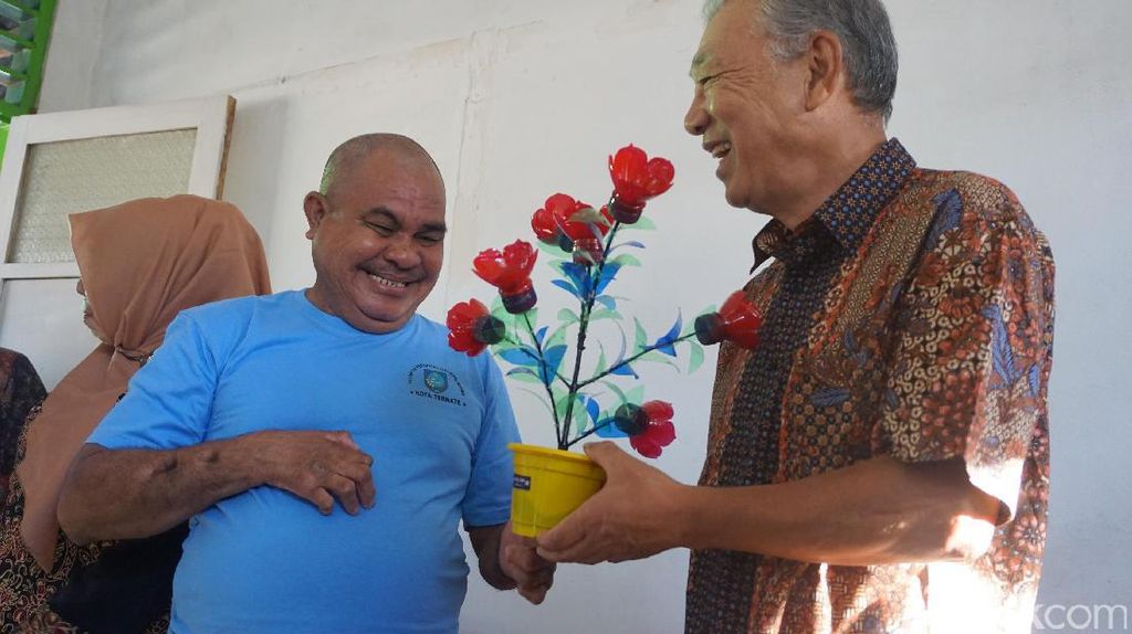Potret Kebersamaan Duta WHO dan Eks Pasien Kusta di Ternate