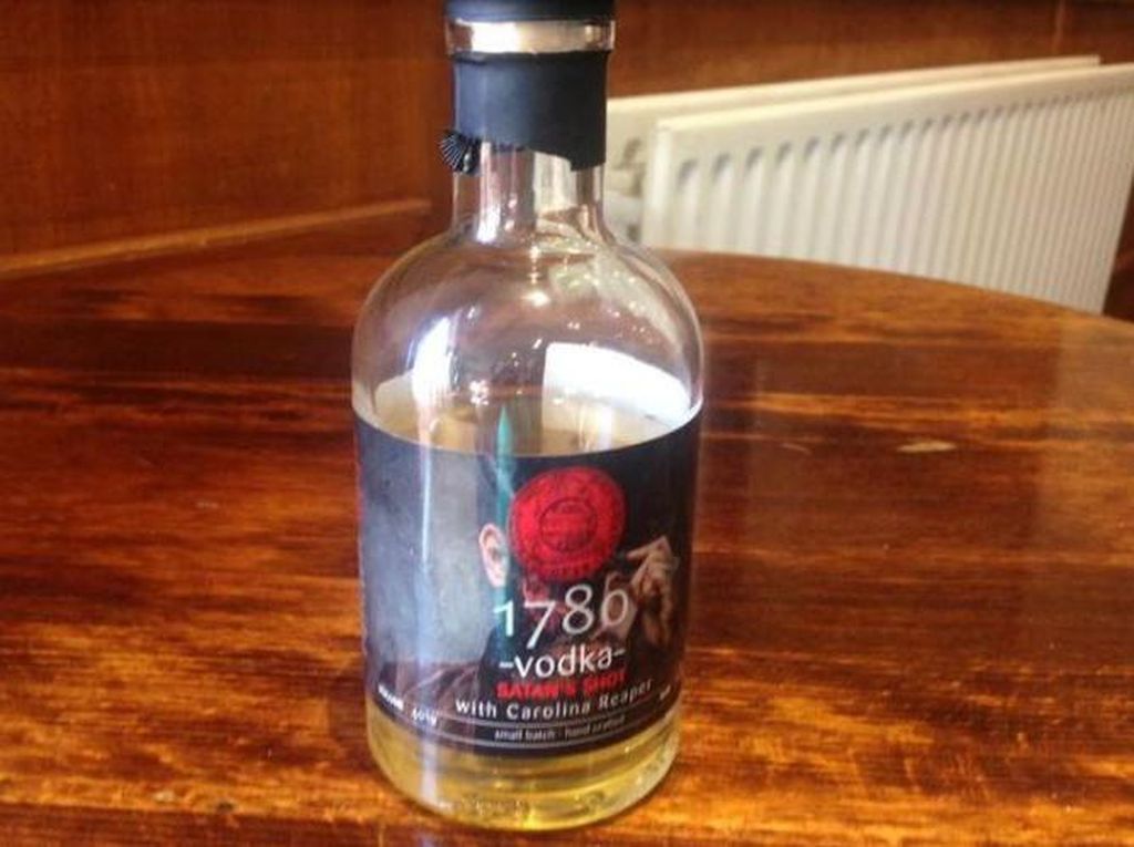 Pria Ini Dilarikan ke Rumah Sakit Usai Menenggak Satans Shot Vodka Pria Ini Dilarikan ke Rumah Sakit Usai Menenggak Satans Shot Vodka