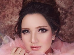 Foto Luna Maya Hingga Nia Ramadhani Dandan Secantik Barbie