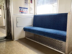 Penumpang yang Tak Berhak Duduk di Kursi Prioritas Bisa Diusir dari KRL