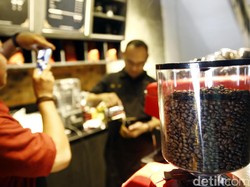 Lagi Tren Industri 4.0, Begini Caranya Agar Barista Tak Diganti Mesin