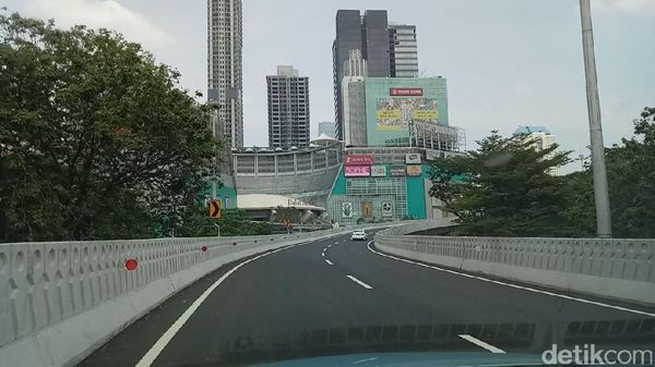 Foto: Begini Rute Nyasar Habiburokhman di Simpang Susun Semanggi