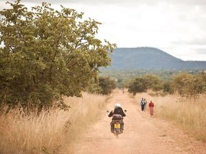 Demi Narik Ojek, Anak-anak di Afrika Banyak yang Putus Sekolah