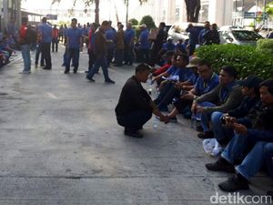 Pekerja JICT yang Mogok, Dipotong Gaji Hingga Tunda Naik Jabatan