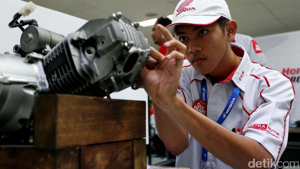 Honda Gelar Kompetisi Teknik Sepeda Motor Honda Gelar Kompetisi Teknik Sepeda Motor