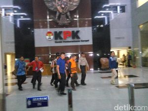 OTT Kasus Suap, Bupati dan Kajari Pamekasan Ditahan di Rutan KPK OTT Kasus Suap, Bupati dan Kajari Pamekasan Ditahan di Rutan KPK