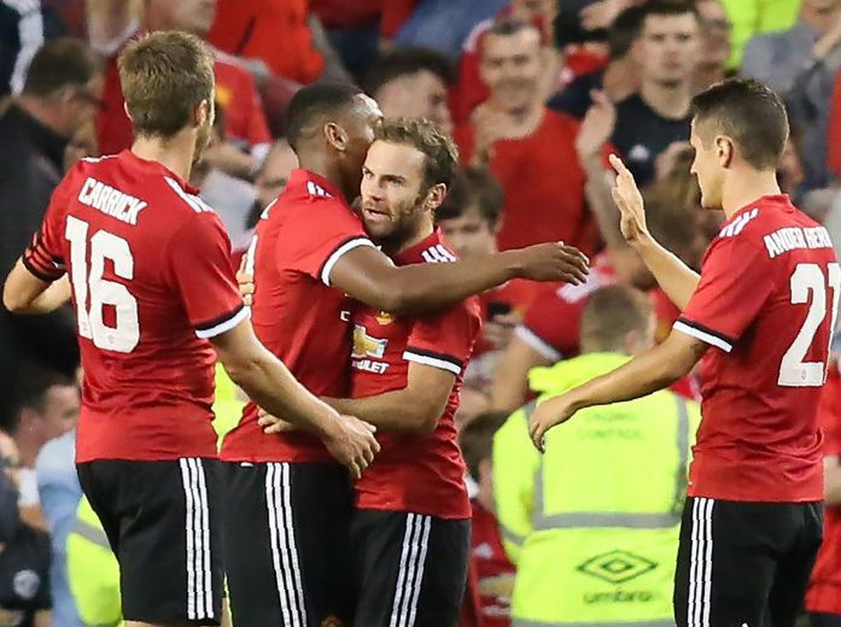 Pemain Manchester United, Juan Mata (Foto: Paul Faith/AFP)