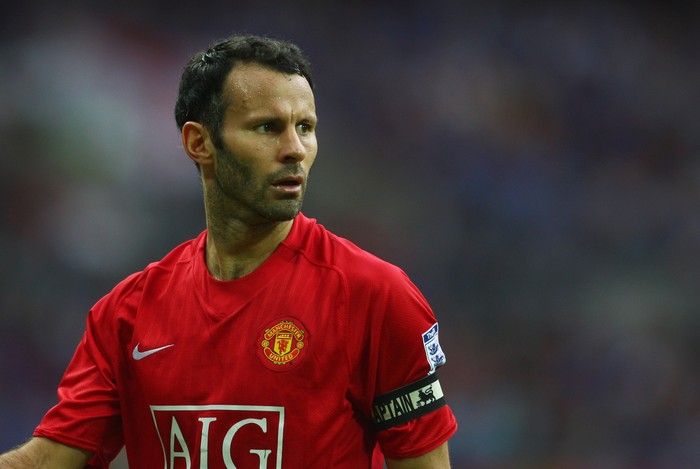 LONDON - AUGUST 10:  Ryan Giggs of Manchester United looks on during the FA Community Shield match between Manchester United and Portsmouth at Wembley Stadium on August 10, 2008 in London, England.  (Photo by Jamie McDonald/Getty Images)