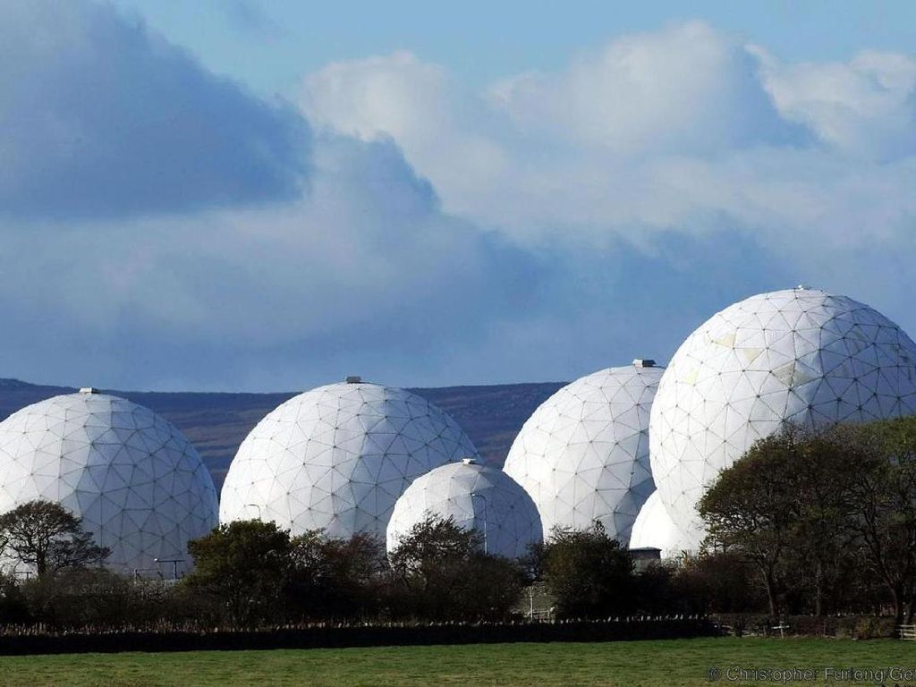 Foto: Bola Golf Raksasa, Tempat Paling Rahasia di Bumi Foto: Bola Golf Raksasa, Tempat Paling Rahasia di Bumi