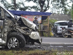 Avanza vs Innova di Purworejo, 4 Orang dilarikan Rumah Sakit
