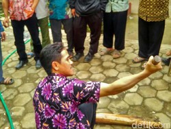 Takmir Masjid di Banjarnegara Diajari Cara Sembelih Hewan Kurban