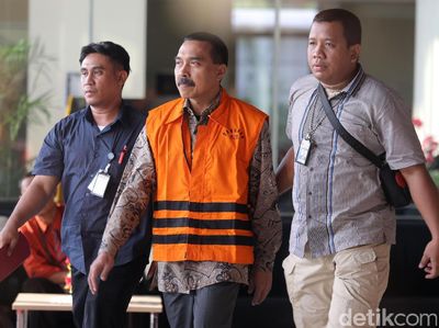 KPK Tahan Kepala Perum Perhutani Soal Pengadaan Pupuk