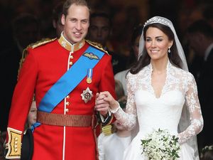 Foto: 10 Gaun Pengantin Putri Kerajaan Dunia, Indonesia Paling Beda