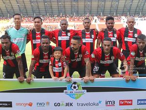 Kekalahan dari PS TNI Tutup Peluang Juara Persipura Kekalahan dari PS TNI Tutup Peluang Juara Persipura