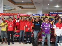 Diplomasi Soto ala Nahrawi untuk Suporter yang Bersatu