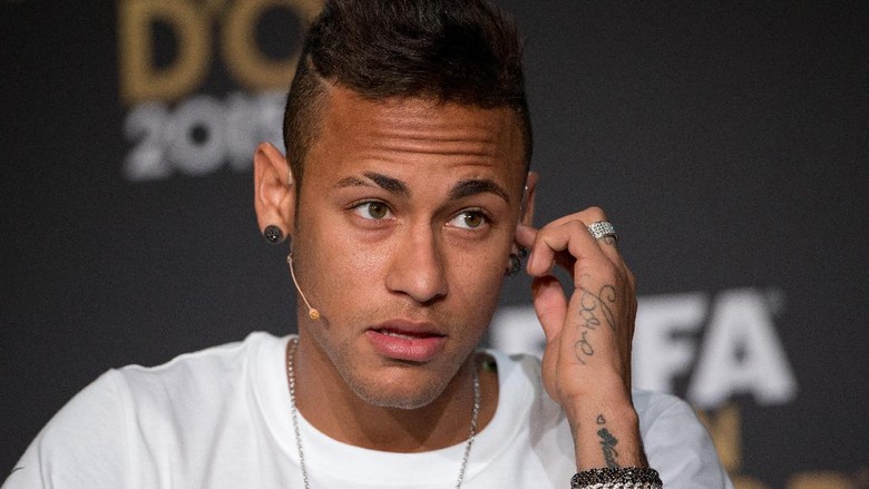 Cara Neymar Menghabiskan Uangnya Cara Neymar Menghabiskan Uangnya