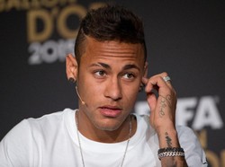 Cara Neymar Menghabiskan Uangnya