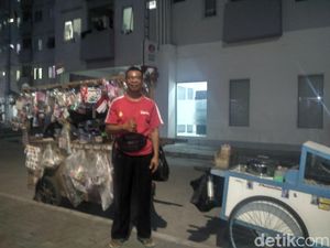 Kiat Ade Rintis Usaha Setelah Direlokasi ke Rusun Pesakih Kiat Ade Rintis Usaha Setelah Direlokasi ke Rusun Pesakih
