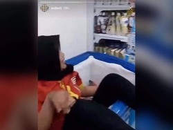 Alfamart Beri Sanksi ke Karyawan yang Duduki Freezer Nuget