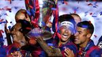 Neymar yang sedang Jadi Pusat Perhatian Itu
