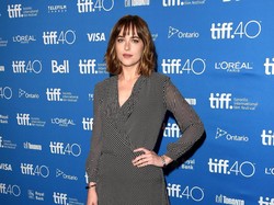 Setelah K-Stew, Giliran Foto Intim Dakota Johnson yang Disebar Hacker