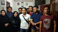 Aliyudin (tengah) menjadi bagian Persija pada 2007-2011 dan ganti kostum Persib pada 2011-2012. (Foto: ist.)