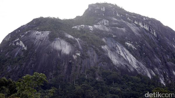 Believe it or not? Bukit Kelam Batu Terbesar di Dunia