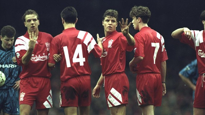 Duel Liverpool vs MU di musim 1992/1993 (Foto: Getty Images) Duel Liverpool vs MU di musim 1992/1993 (Foto: Getty Images)