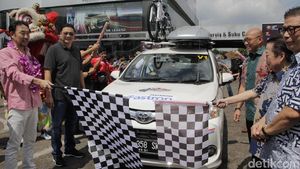 Mobil Toyota Siap Jelajahi Tiga Negara