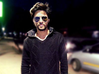 Foto: Ini Haider Maqbool, Pria Tampan yang Mirip Banget Shah Rukh Khan