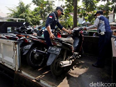 Makan Trotoar, PKL dan Parkir Liar Ditertibkan