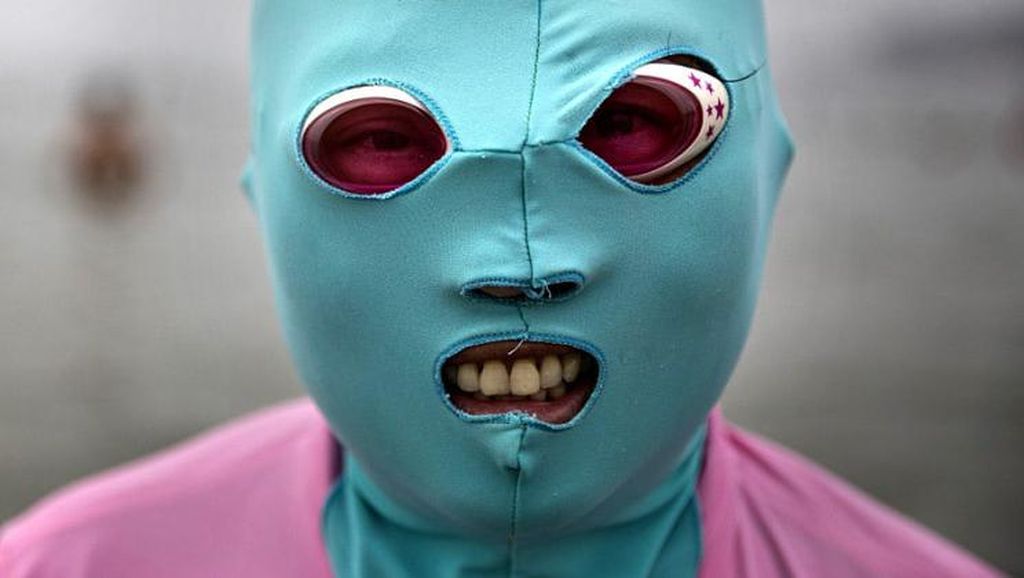 Potret Warga China Pakai Facekini Imbas Suhu Panas Ugal-ugalan Potret Warga China Pakai Facekini Imbas Suhu Panas Ugal-ugalan