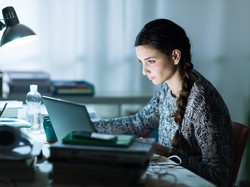 Tips Mengatur Tidur bagi Pekerja Shift Malam di Bulan Puasa