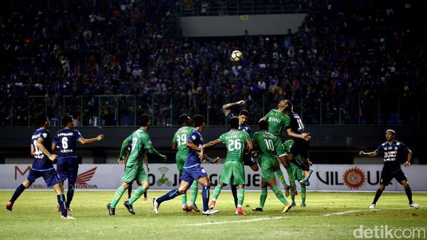 Bhayangkara FC Pecundangi Arema 2-1