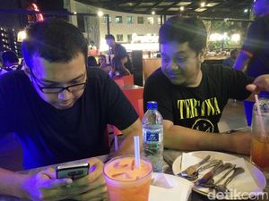 Duo YouTuber Indonesia Nongkrong di PlayStation Experience