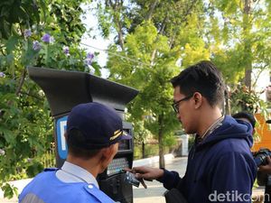 Bayar Parkir di Jalan Jimerto dan Sedap Malam Diberlakukan e-Money