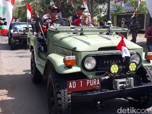 Kemudikan Mobil Sendiri, Bupati Irsyad Pimpin Kirab Piala Adipura Kemudikan Mobil Sendiri, Bupati Irsyad Pimpin Kirab Piala Adipura
