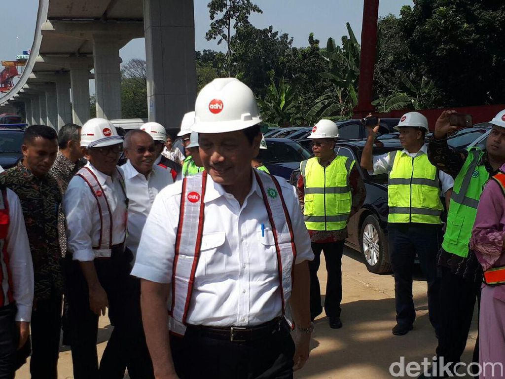 Luhut: Proyek LRT Hemat Rp 300 M karena Pakai Produk Lokal Luhut: Proyek LRT Hemat Rp 300 M karena Pakai Produk Lokal