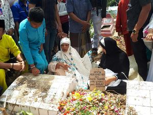 Ryan Thamrin Disebut Meninggal Jatuh di Kamar Mandi, Ini Kata Dokter Reisa Ryan Thamrin Disebut Meninggal Jatuh di Kamar Mandi, Ini Kata Dokter Reisa