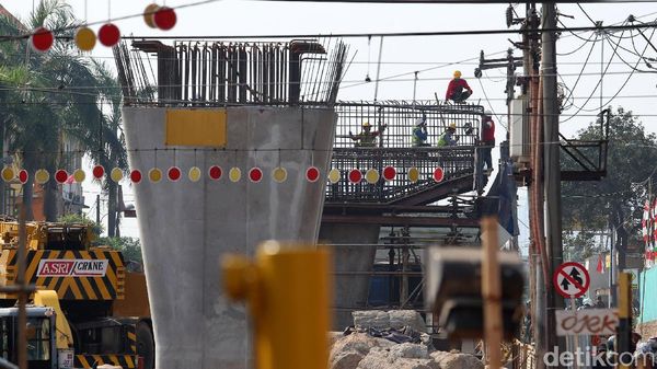 Pilar Beton Flyover Bintaro Dibangun