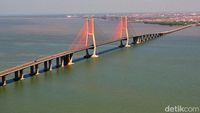 Pemandangan Ciamik Jembatan Suramadu