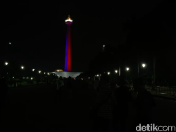 Menatap Tugu Monas Disorot Warna Lambang ASEAN