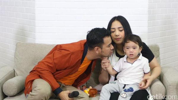 Foto: Rafathar Lebih Mirip Papa atau Mamanya Ya?