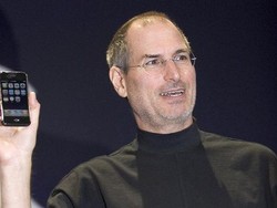 Steve Jobs Jadi Merek Baju, Apple Mencak-mencak